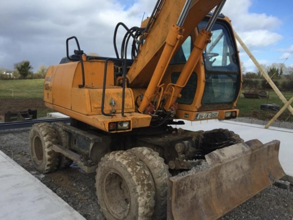 Hyundai Robex 130W-3 bit.ly/1HZTIDr 2004 Hyundai Robex 130W-3 wheeled excavator, c/w blade,