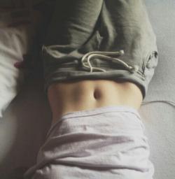 HotGirlsFra's tweet photo. Objectif ventre plat pour l'été?? ;) http://t.co/6UEaE1fuCE
