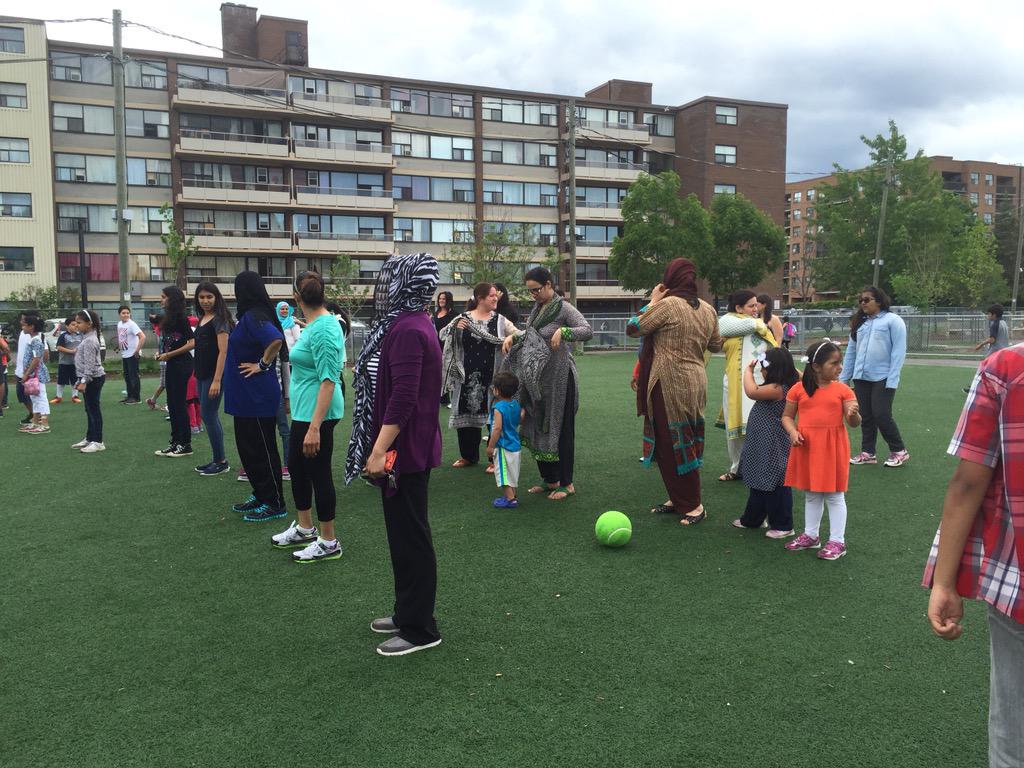 tno30th's tweet photo. @InsideoutStudio Family Community BootCamp in support of families and children in Thorncliffe Park http://t.co/ZfullzaCVT