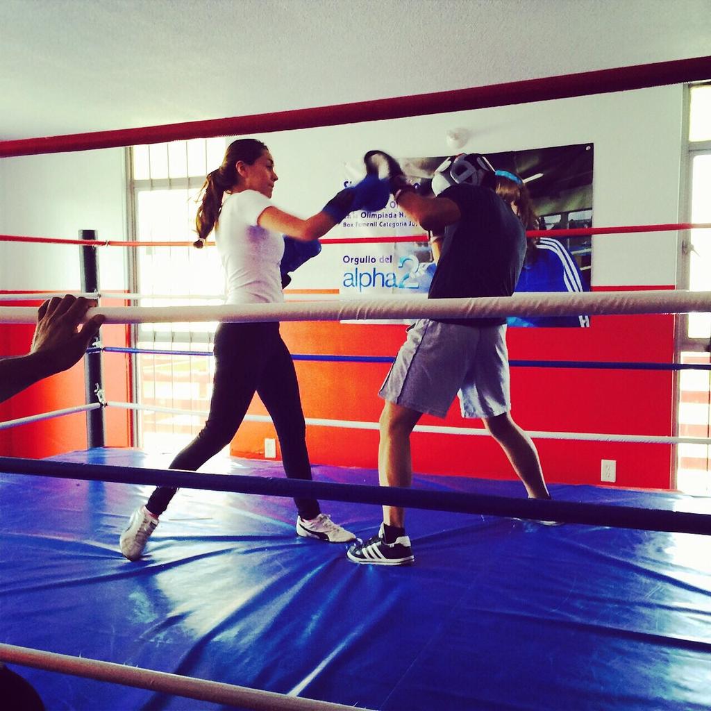 armonikatalento's tweet image. De la familia #ArmonikaMX... @YamAcevedo en el #Box comenzando la semana con la mejor energía. #RingTime