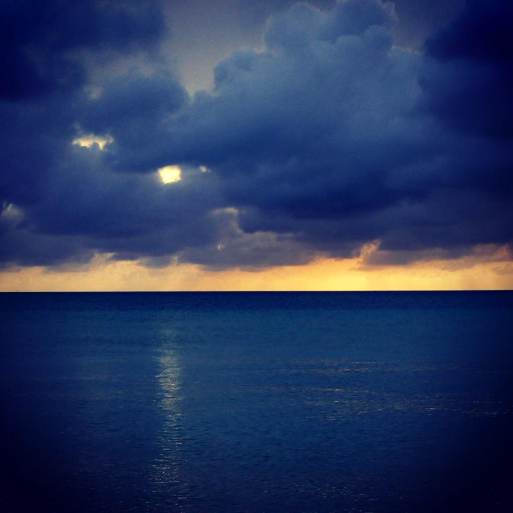 thecaito's tweet photo. Gorgeous day #Tuesday #Bermuda http://t.co/idrwYK95zM