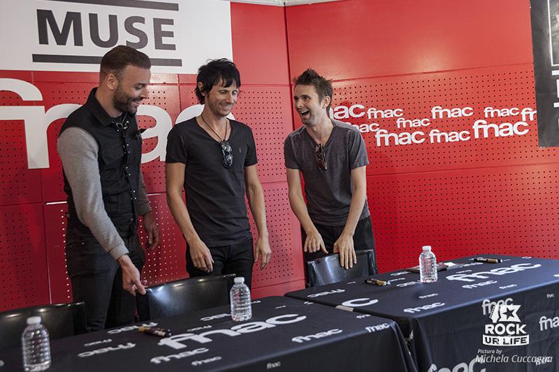 RockUrLifeNET's tweet photo. .@museband à @Fnac ! #Muse #Drones #MuseDrones #MuseLGJ #Fnac #ParisFnac #MuseChezVirginRadio #MuseSurNRJ #RockUrLife http://t.co/bafK8JpwFm