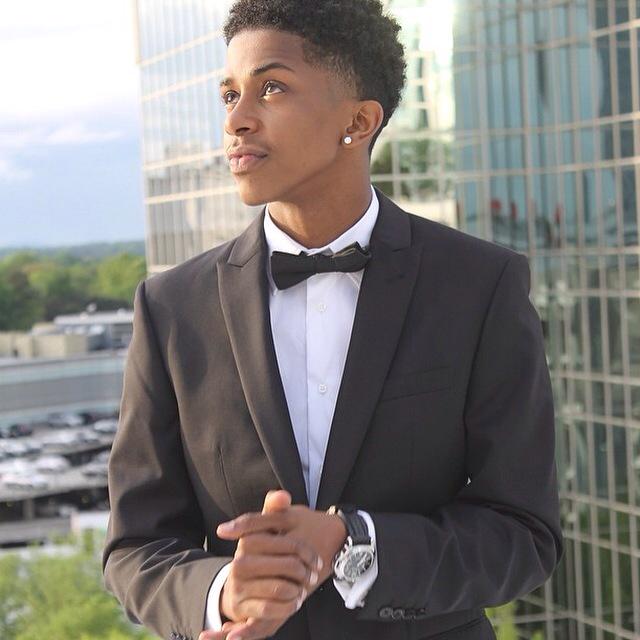 JustinBhavior's tweet photo. Happy birthday #MCE @PryceMusic 🎈17🎈 and u got many more years coming your way #Blessed 🙏🙏🙏 http://t.co/wAEIOQ3A1Q