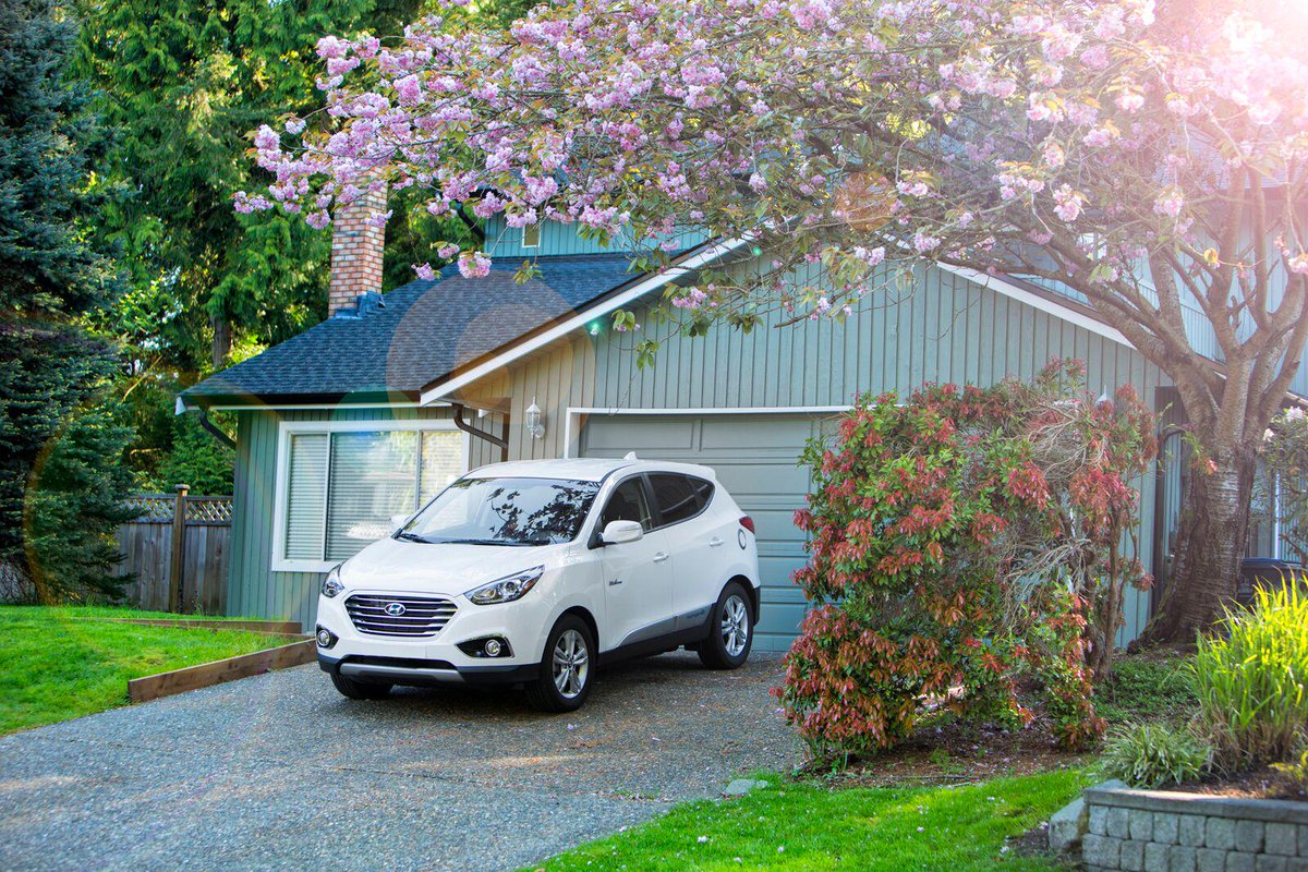 HyundaiCanada's tweet photo. In beautiful B.C., follow the @Crawley_Family for their latest experience with the #TucsonFuelCell. #FuelCellMovement http://t.co/ENOyD9EW6S