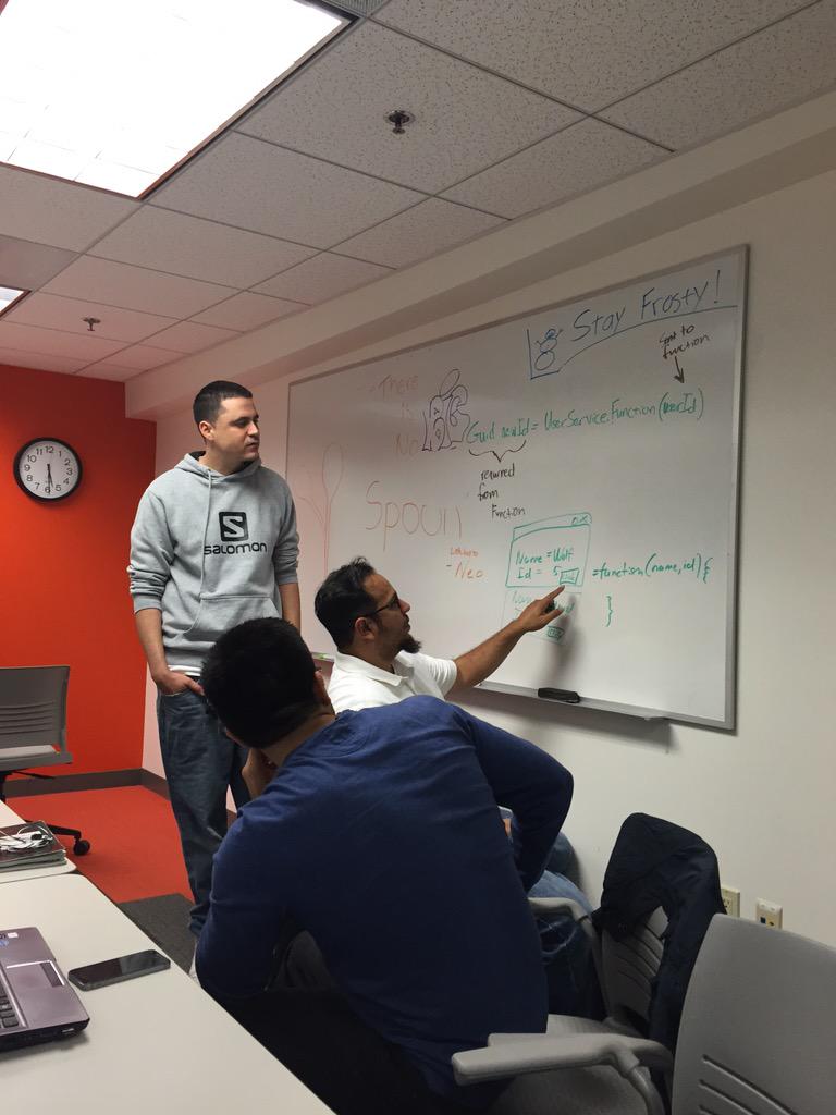 mongeliliana's tweet image. Awesome to see so many @WeSabio #fellows collaborating at the #whiteboard #latinosCode #latinoCoders #codingbootcamp