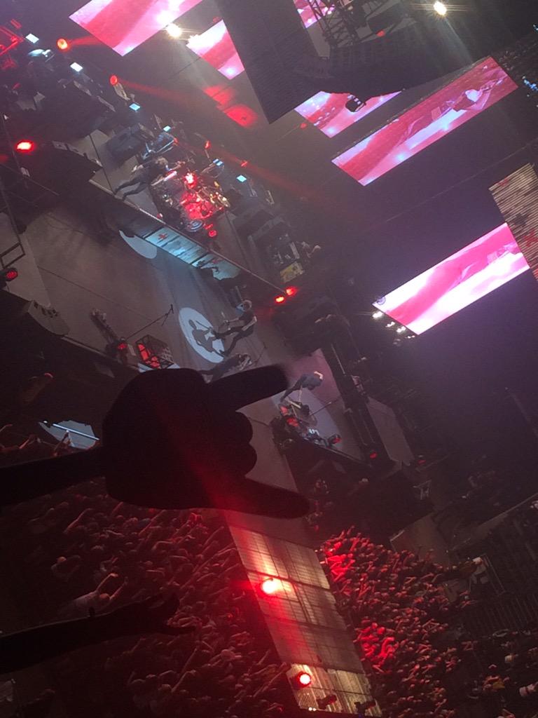 ShinInDenial's tweet image. Great night seeing my idiots, #lukesucksballs #nohedoesnt #yeshedoes