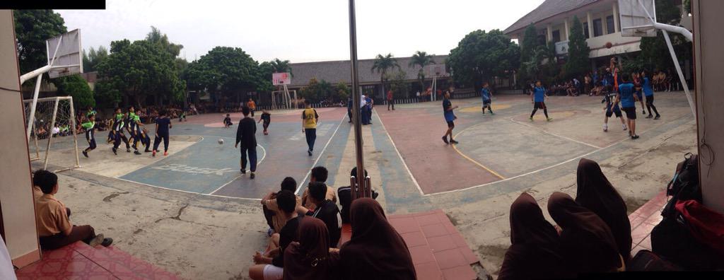 Sedang diadakan classmeet hari pertama. Semangat!