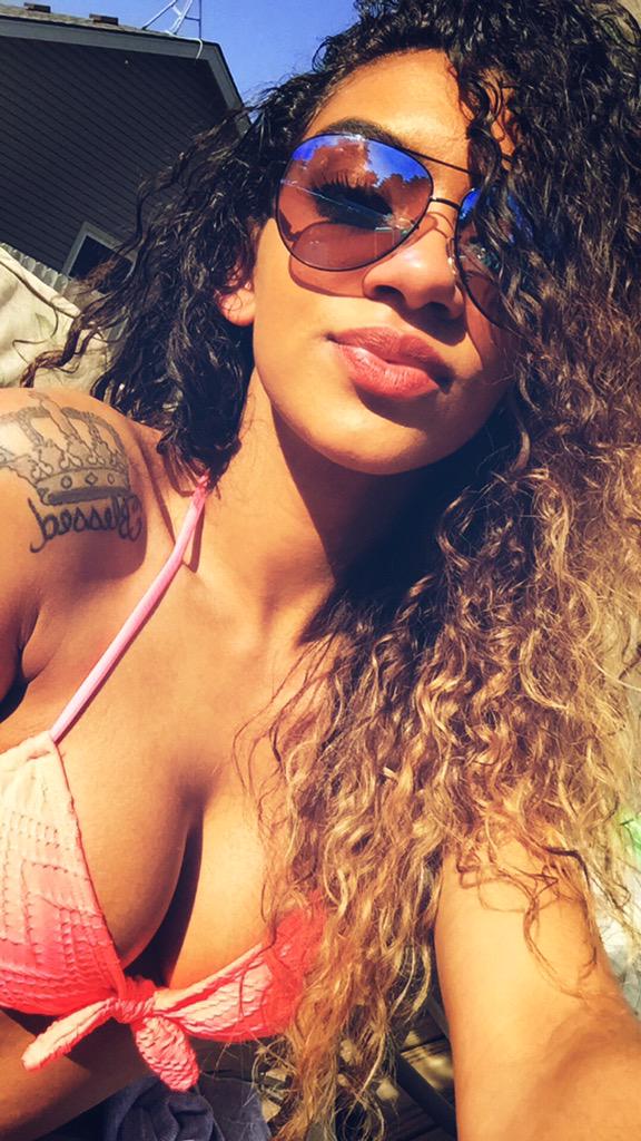 BettyAnnHill's tweet photo. 💋#summertimefine #xoxo #EverythingRealBig http://t.co/18PvPQVIfT