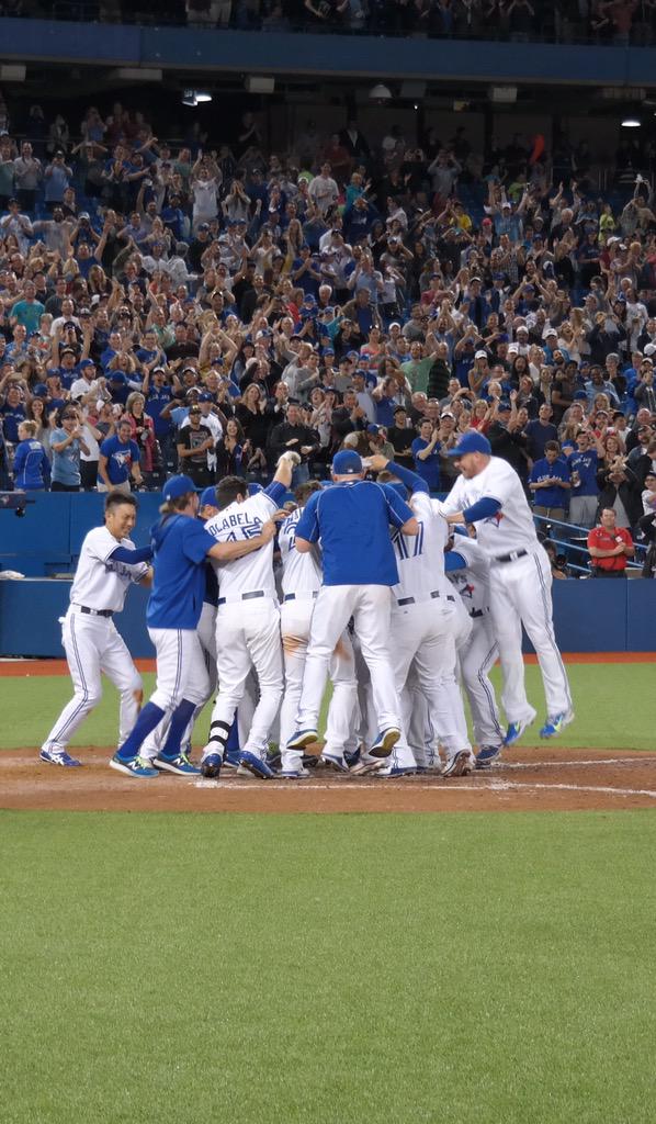 BlueJays's tweet image. WALK IT OFF #BLUEJAYS! @Encadwin's 2-run blast wins it 4-3! #EDWING