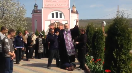 CandiRue's tweet photo. https://t.co/hCszY9qdVd Priest rides 'possessed' man like donkey in bizarre exorcism #Orthodoxy #Exorcism #Christian http://t.co/tAh3mWNx9Q