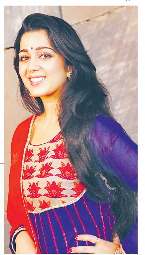 MoviesUpdatez's tweet photo. @Charmmeofficial Talks about @purijagan's #JyothiLakshmi --> http://t.co/VVgKphYmlT