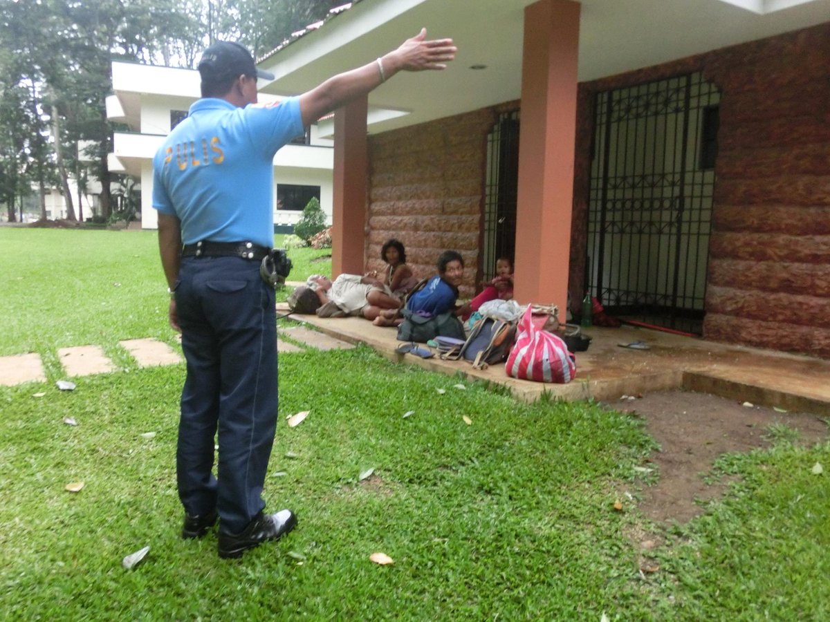 malaybalaycps's tweet photo. @Bukppo_PD @BUKPPO_PCR Temp Settlement of displaced IP members @ Capitol Grounds, MC? http://t.co/BIeQxNaMTW