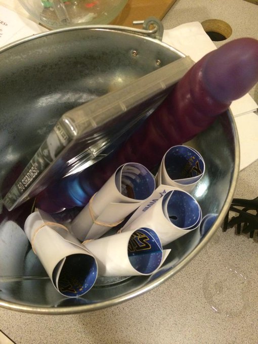 Got a bucket full of goodies Baltimore :) it's almost show time don't miss it @FantasiesBalt http://t<a href="/tag/fan"class="tags"><span>#fan</span></a>