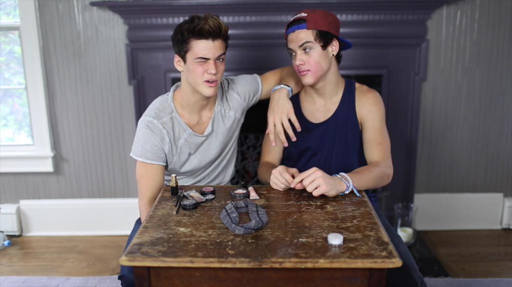 eIIierose's tweet image. &quot;From 1-10 he&apos;s pretty kissable right now!&quot; 

Definitely Gray ❤️ @DolanGrayson @EthanDolan