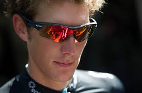  Hi
 HAPPY BIRTHDAY
Heureux Anniversaire
Andy 
