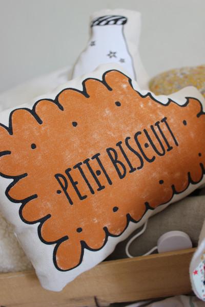 PerlinPaonPaon's tweet image. Déco gourmande et musicale avec les boites à musique d’Annabel Kern! goo.gl/asErKM