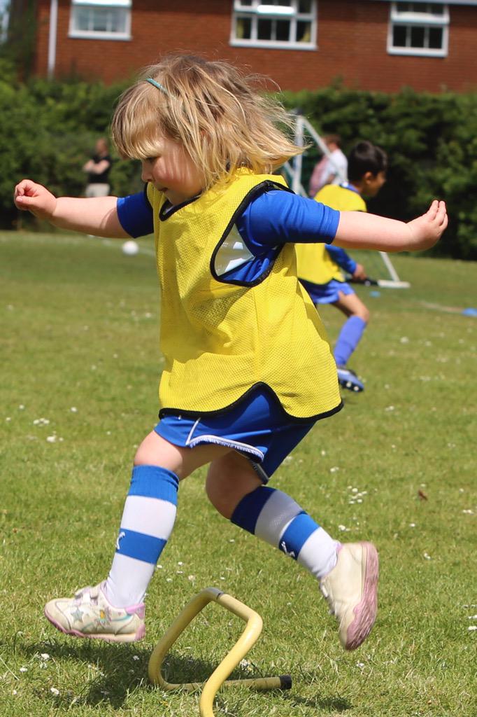 therealmrsbear's tweet image. Daisy loves her Football Fun with @ReevesRangersFC, watch out @ReadingFC girls, she's on her way #goDaisy