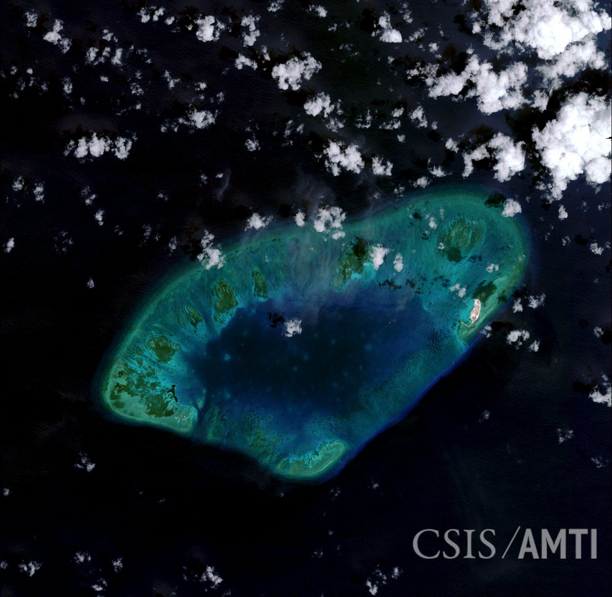 ANCALERTS's tweet photo. Everything you need to know about South China Sea conflict - in under 5 mins http://t.co/FiiJ1kd2gT http://t.co/vOFjGQcH1g