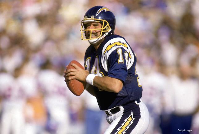 Happy Birthday to former / Star Dan Fouts  