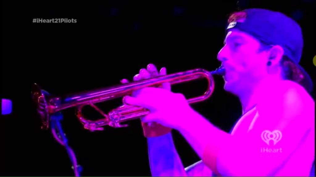 𝘢𝘴𝘩𝘭𝘦𝘺 on Twitter "I love josh dun playing the trumpet http//t.co