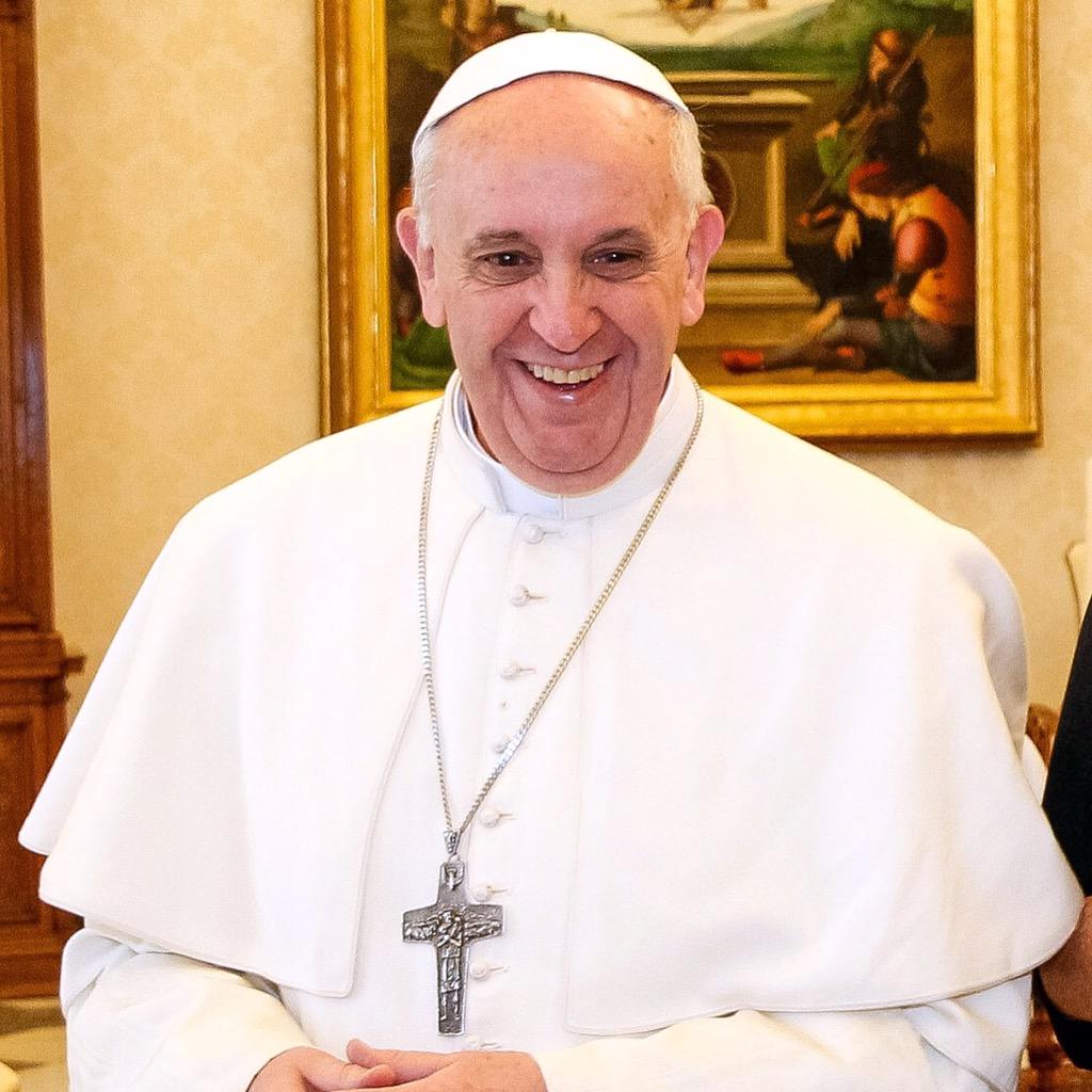 gloriouspop's tweet photo. Rome ns voici pour rencontrer le successeur de Pierre,le garant de l'Unité,celui qui affermit ses frères dans la foi http://t.co/E36x1PncjB