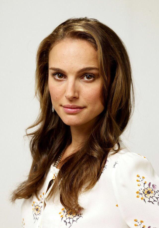 Happy birthday to the beautiful and incredibly talented Natalie Portman! (aka Her majesty, Queen Amidala of Naboo.) 