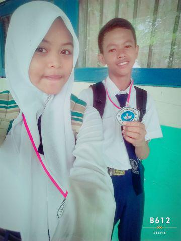 Robby_ang_08's tweet photo. akhirnya lulus juga @BettyCapry  @RizkyVolcom3  @ulyachieoik  @Muhammad_Ayub26  @AFird404 http://t.co/c4fnTYZmoY