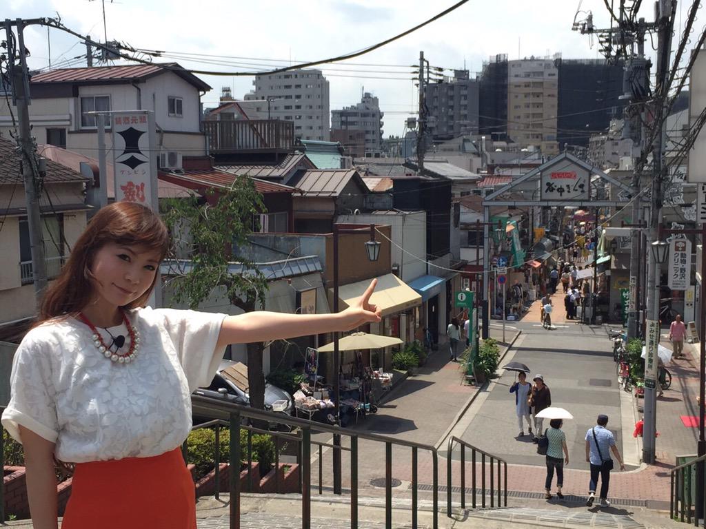 しぶとい中川翔子 No Twitter 谷中銀座の夕焼けだんだん 近くに勝彦父さんのお墓もあるし 夕焼けが綺麗だしおいしいものがたくさん 猫に出会えるし だいすきな思い出の場所 みらくるキャット団の聖地ですよ アニメにこの階段がたくさん出てきます Http
