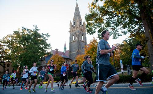 runnersworld's tweet image. Practice your race-day strategy so your target race is a breeze: bit.ly/1KoBdxk