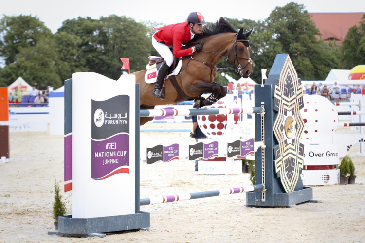 FurusiyyaNC's tweet photo. #Showjumping Tip: 90% of jumping is flatwork. Ensure a good balance and steady pace before a jump. FEI/Monika Chrzan. http://t.co/8UNQ69xjB7