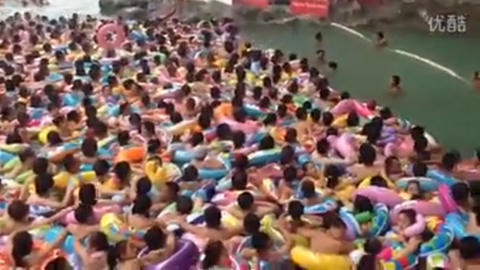 LAWTFBOX's tweet photo. Et vous, vous partez où en vacances !? :) 
Mais #WTF
#WTFoule #WTFBOX http://t.co/4TxJKMhs79
