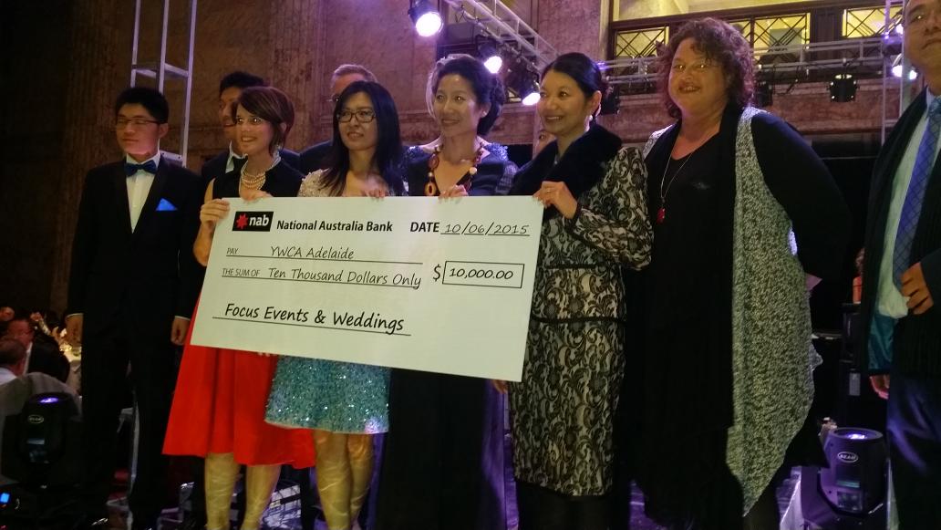 @YWCAAdelaide received $10,000 cheque at the Diamond Club Charity Gala by Focus Events @kel_00 #charity #ywca
