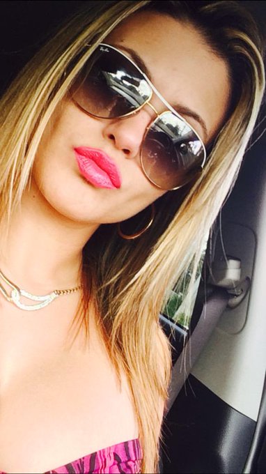 Hey guys I'll be doing Skype shows all morning email me to book one http://t.co/whqoaNU2gH