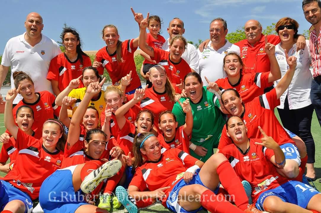 Patri8Guijarro's tweet photo. Una nueva etapa en mi vida pero ellas han sido el pilar de todo esto. Queda todo dicho jabatas: GRACIAS FAMILIA. http://t.co/OkuwO7sPJy
