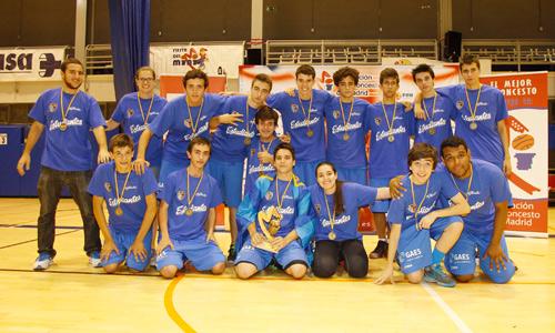 MovistarEstu's tweet photo. El @Estu_CadF se coronó en el DÍA DEL FEDERADO de la @FBMadrid >> http://t.co/p1N1Trkz44 http://t.co/fUUfLO51qx