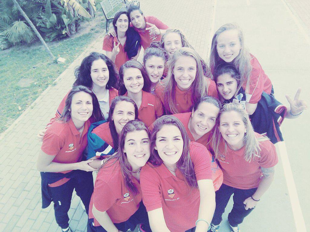 Patri8Guijarro's tweet photo. Una nueva etapa en mi vida pero ellas han sido el pilar de todo esto. Queda todo dicho jabatas: GRACIAS FAMILIA. http://t.co/OkuwO7sPJy