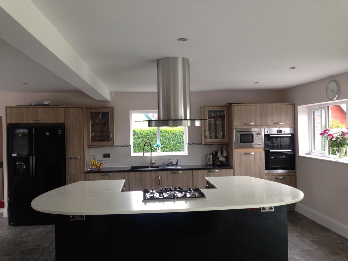 GrantechGranite's tweet photo. Stunning Floral White Quartzrite Island &amp; Steel Grey Granite Kitchen.
Thanks to our lovely client for the photographs http://t.co/rsplUhN2ky