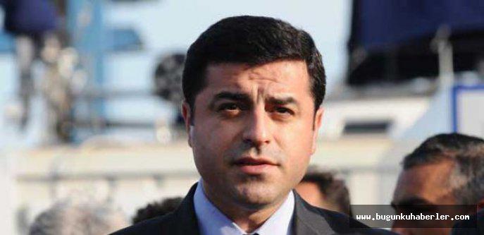 bugunkuhaberler's tweet image. Selahattin Demirtaş: Biz Silahlı Bir Örgüt Değiliz dlvr.it/B92zv4 #Siyaset