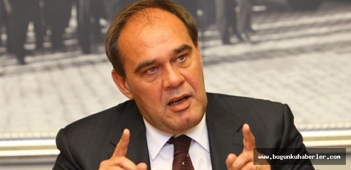 bugunkuhaberler's tweet image. Kulüpler Birliği&apos;nden Yıldırım Demirören&apos;e Destek Kararı dlvr.it/B9377r #Spor