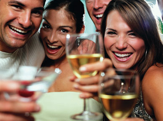 veiling's tweet photo. De veiling van de dag is: 6 flessen wijn - Via LaTina vinho verde branco. http://t.co/95KWpyYcU6 http://t.co/r9igmyX5CY
