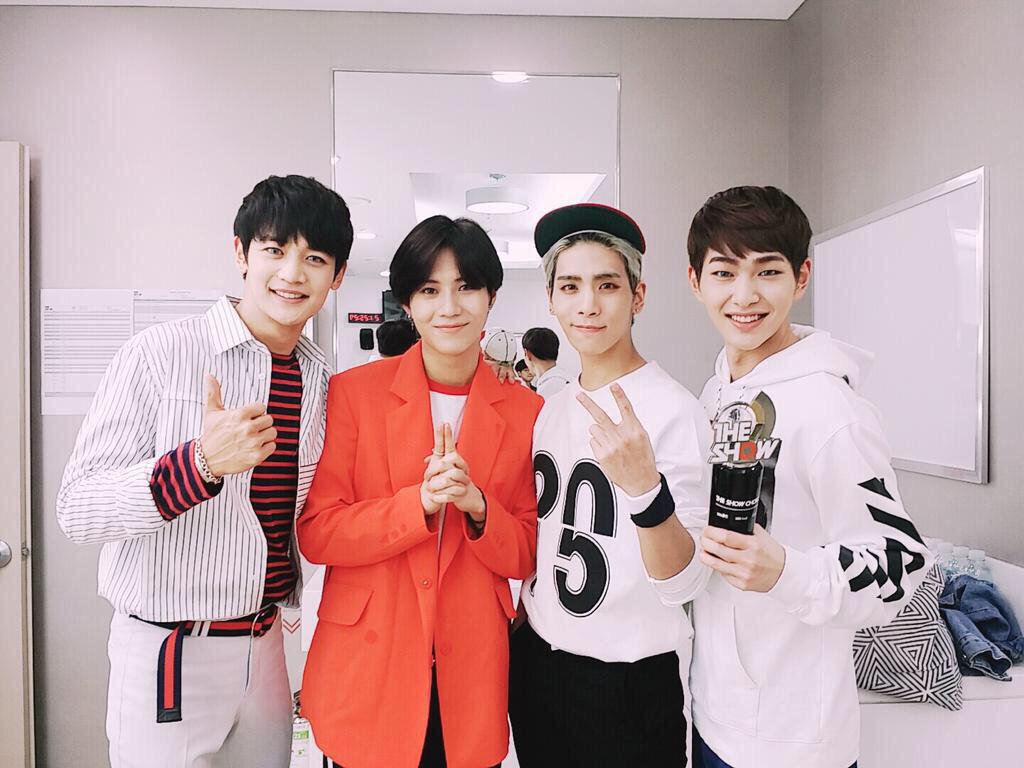 0718_ojkmt's tweet photo. 遅くなったけどちゅっかへㅠㅠ💕
嬉しいぃぃヽ(;▽;)ノ
#SHINeeView9thWin
#SHINeeView9thWin http://t.co/acztw3EPHH