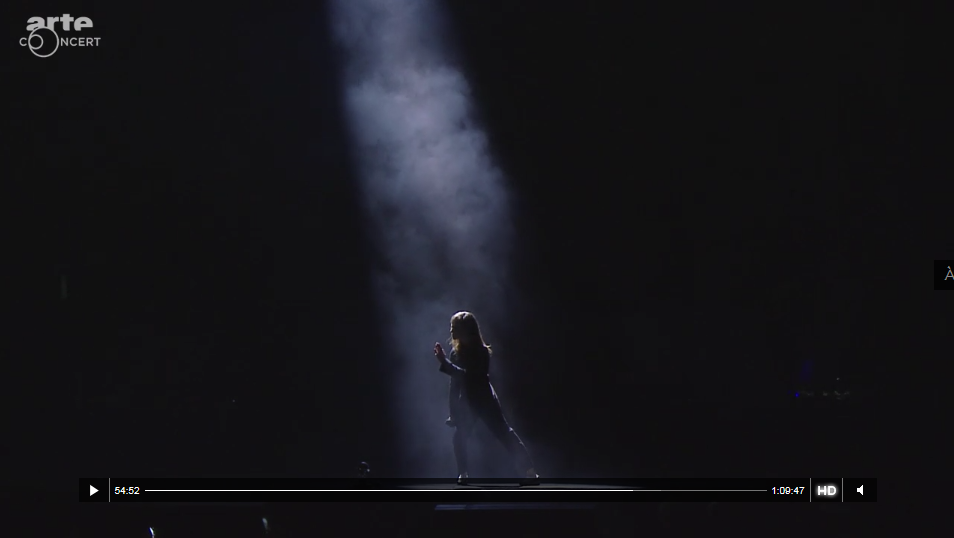 disconaivete's tweet photo. 70 minutes of @QueensChristine at @welovegreenfest #WLG2015 in HD - too much of a treat. http://t.co/okWvqe8boq http://t.co/yoVipw442X