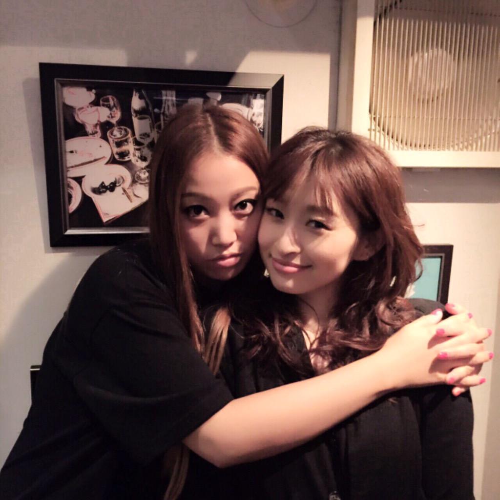 O Xrhsths 島袋寛子 Sto Twitter 韓国にいってたんじゃないよー 笑 ウネちゃんが東京にきてて ちょぴりだけど会いにいったのよ 日本語 上手になってた 次は私が会いにいこー ウネちゃん いつも ありがとう Http T Co Upuelqoy5v Twitter