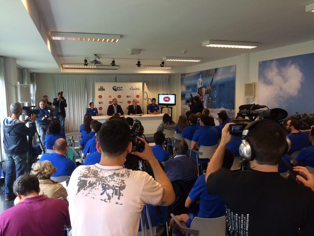 BATbasqueteam's tweet photo. Basque Team beken aurkezpen jendetsua Faduran #BATToRio2016 http://t.co/AMgmYyK7pt