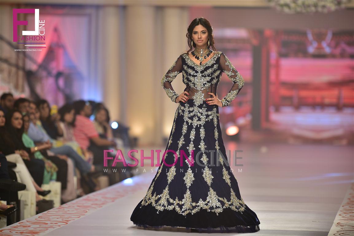 fashioncines's tweet photo. #Aminayasmeen Collection #TBCW2015
View more: http://t.co/A989MKl9Sv
@TBCWOfficial @sunitamarshal1 http://t.co/r6hruQWdZE