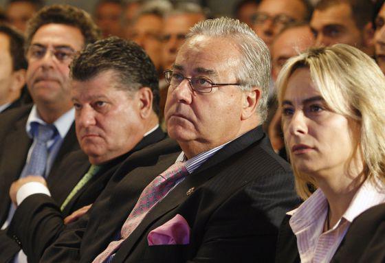 javierjuantur's tweet photo. #Alperi, exalcalde de #Alicante, montó una empresa en #Panamá... para "ayudar a los pobres" http://t.co/UE0aeKT6Os http://t.co/JyH1dxORuU
