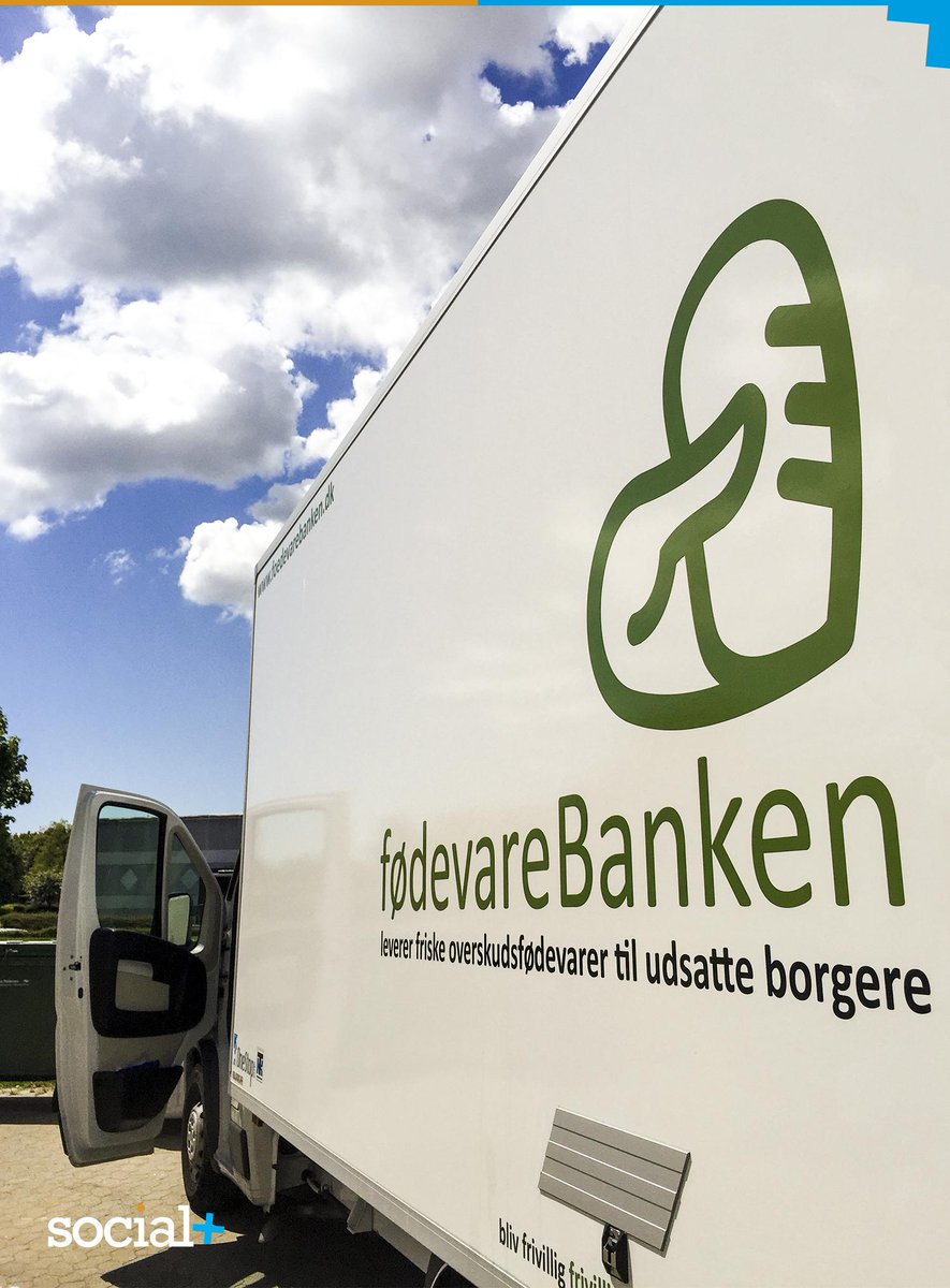 SOCIALplusDK's tweet photo. Vi har været med @foedevareBanken på arbejde. Dejligt at se glæden en enkelt brieost kan gøre. #SocInn #servicedesign http://t.co/CYZF2xsBK6