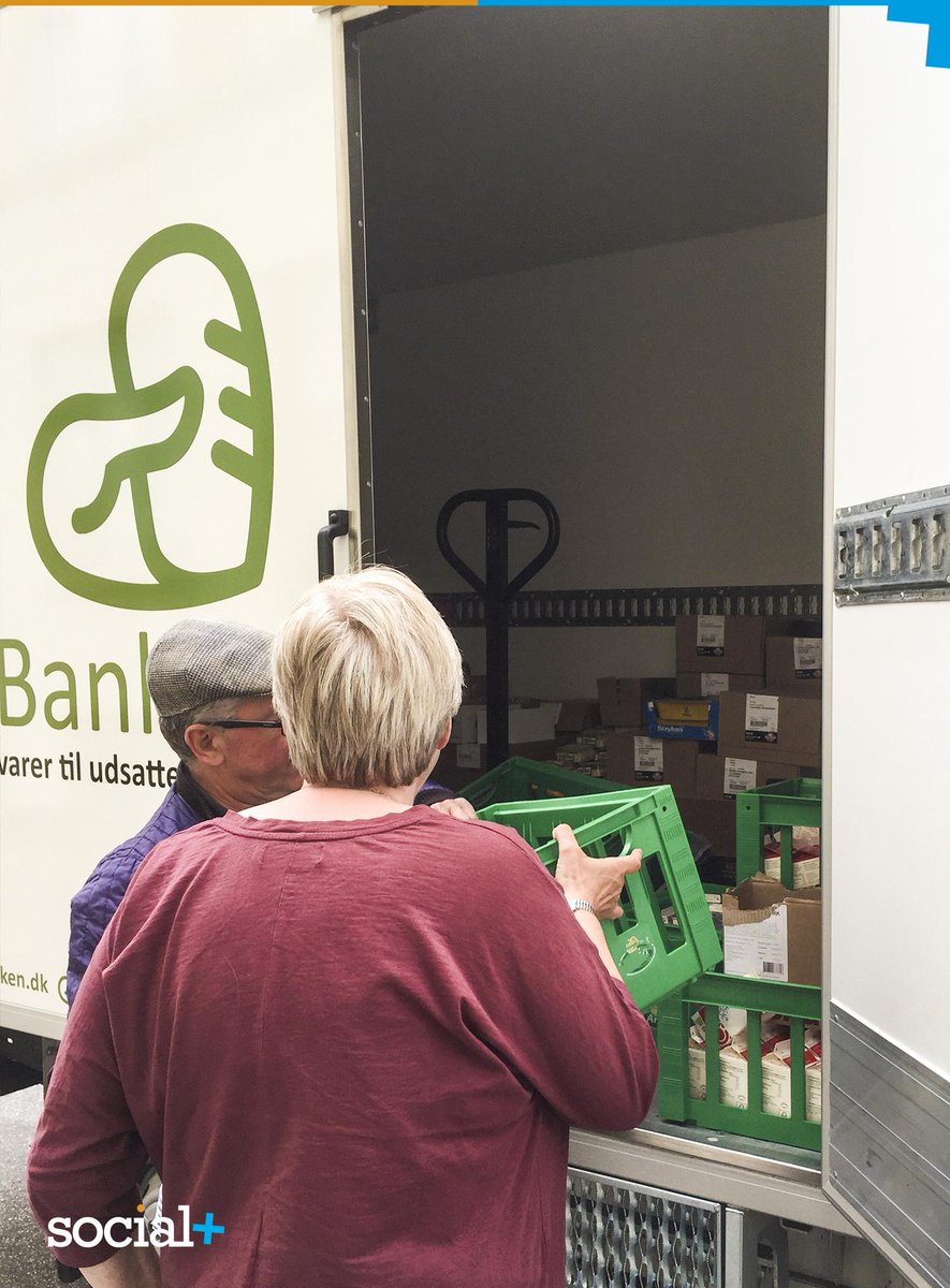 SOCIALplusDK's tweet photo. Vi har været med @foedevareBanken på arbejde. Dejligt at se glæden en enkelt brieost kan gøre. #SocInn #servicedesign http://t.co/CYZF2xsBK6