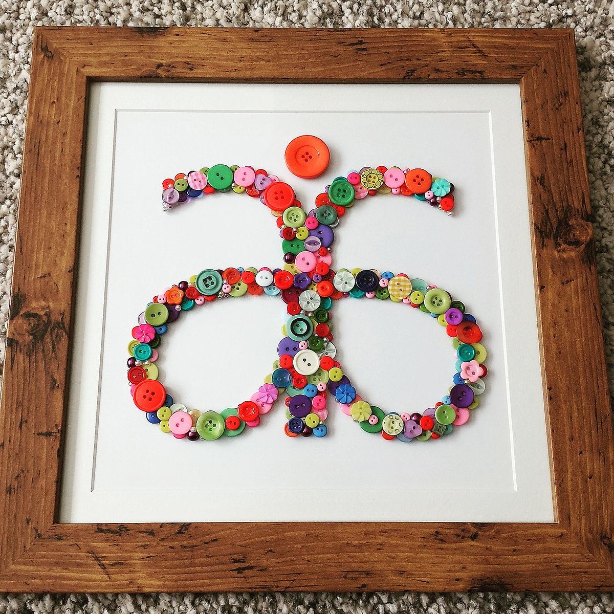 cutebuttongifts's tweet photo. #companylogo #Arbonne #buttonart http://t.co/i8dxof18Th