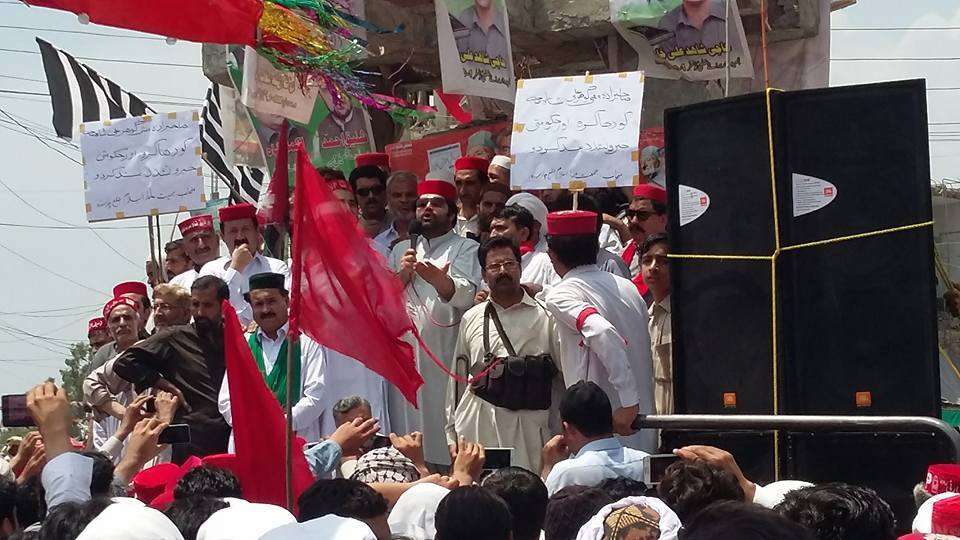 LuqmanKTarakai's tweet photo. #LockDownKPK #ANP #Charsaddah_Record
@BushraGohar @GulzarHussa @Huzefa1983 @counselor75 @humayoonmumnd @AmirHaiderKH http://t.co/pUZ2H7J32a